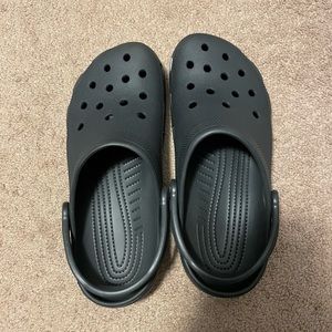 M10/W12 Black Crocs